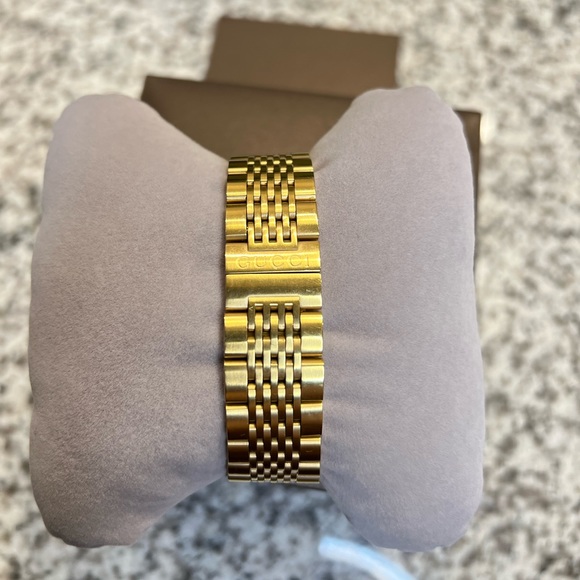 Gucci Watch - Picture 2 of 5